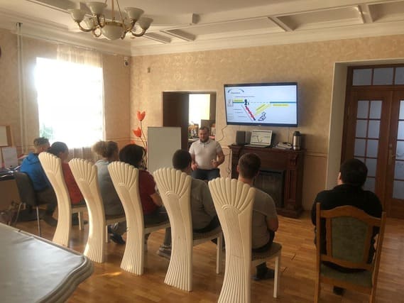 Занятия с психологом в группе